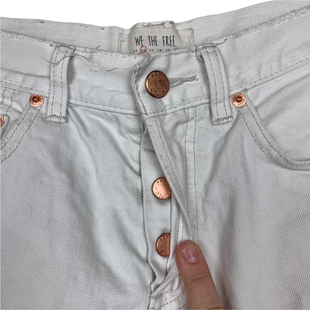We The Free Daisy Chain Distressed Crochet Lace Button Fly High Waist Shorts 26 - Picture 4 of 8